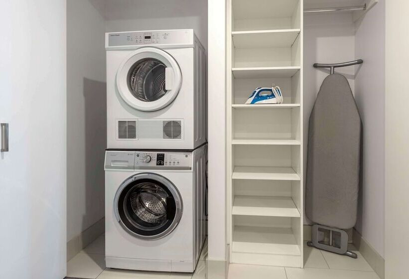 آپارتمان مدیریتی 2 خوابه, Oaks Melbourne Southbank Suites