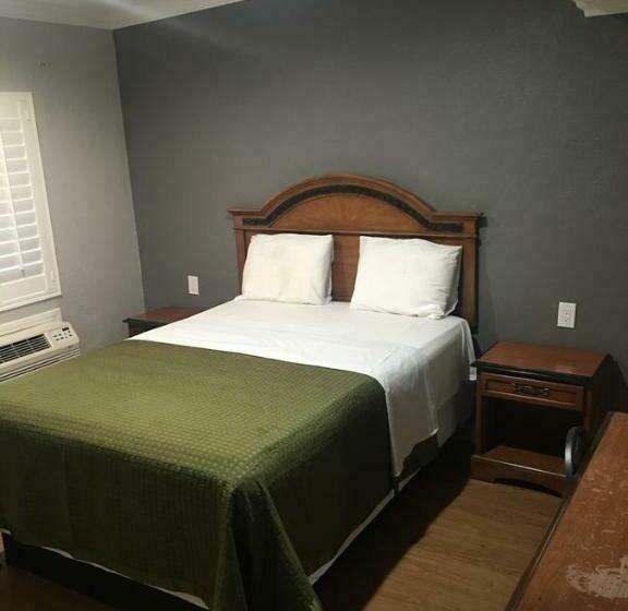 اتاق استاندارد, Town House Motel