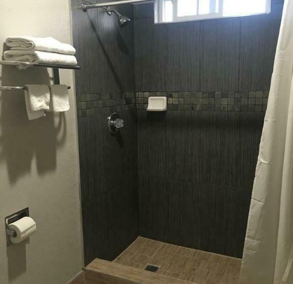 اتاق استاندارد, Town House Motel