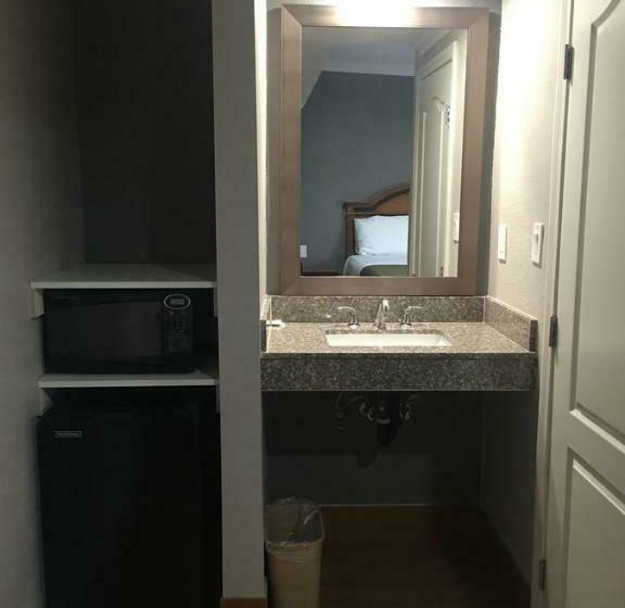 اتاق استاندارد, Town House Motel