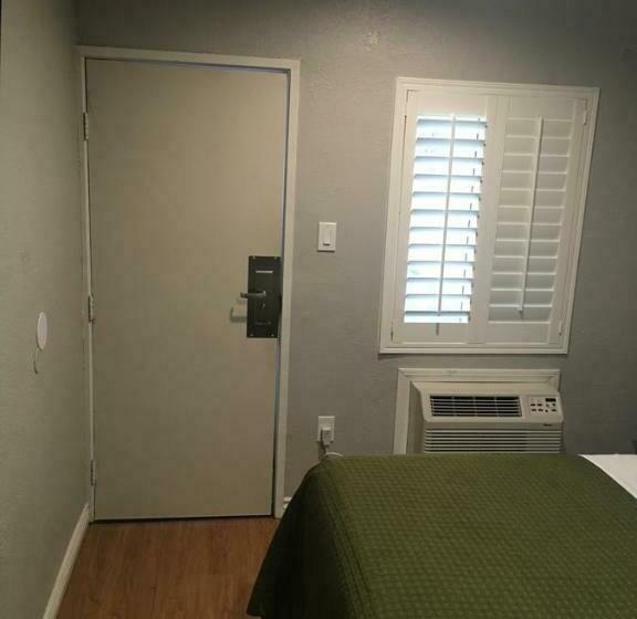 اتاق استاندارد, Town House Motel