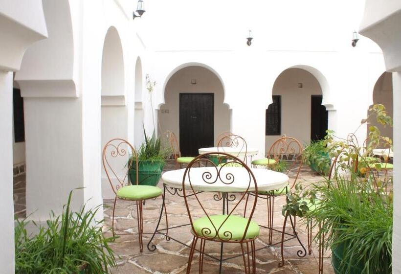 اتاق خانوادگی, Riad Amodou