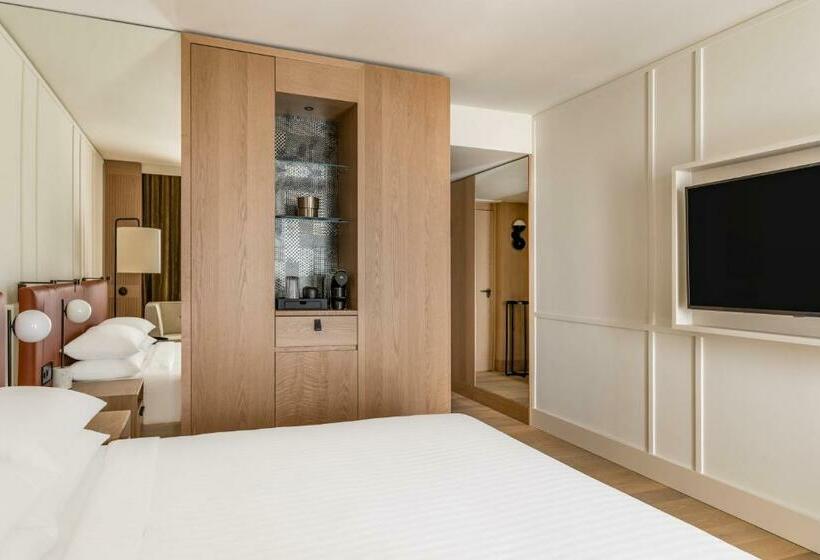 اتاق لوکس با تخت بزرگ, Munich Marriott Hotel City West