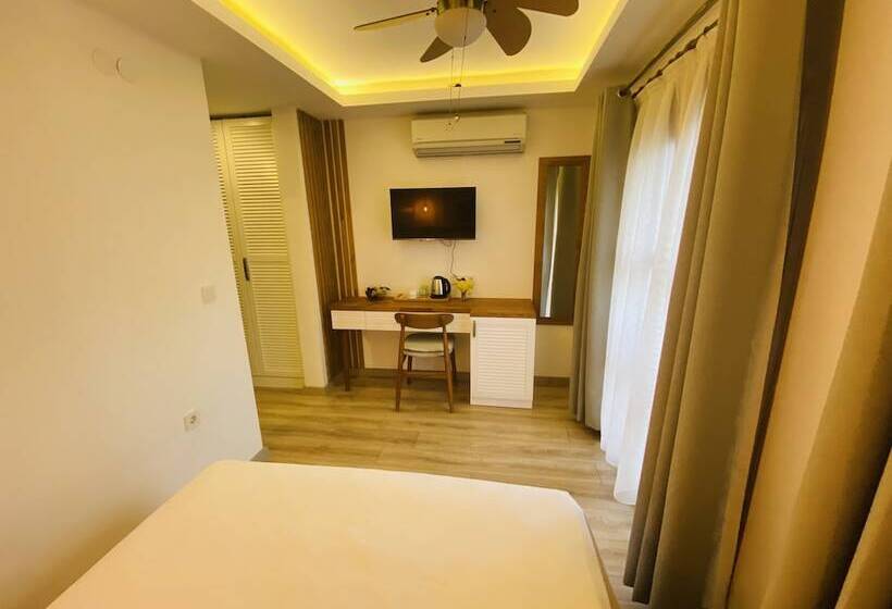 اتاق اکونومی, In Ephesus Hotel And Art Galery