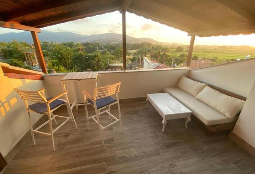 اتاق استاندارد با تراس, In Ephesus Hotel And Art Galery