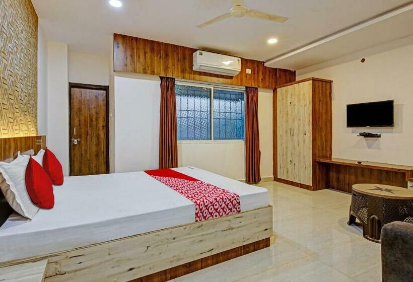 اتاق کلاسیک سه تخته, Oyo Flagship Hotel Ashoka Grand