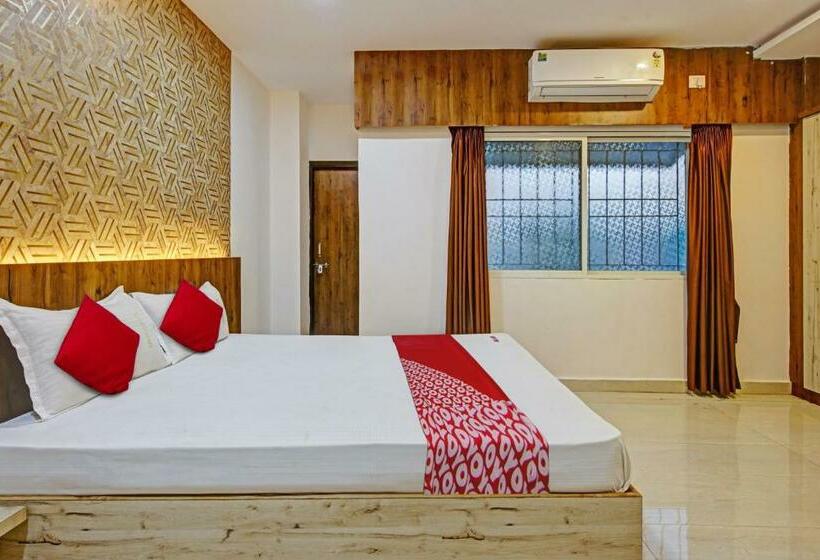 اتاق کلاسیک سه تخته, Oyo Flagship Hotel Ashoka Grand