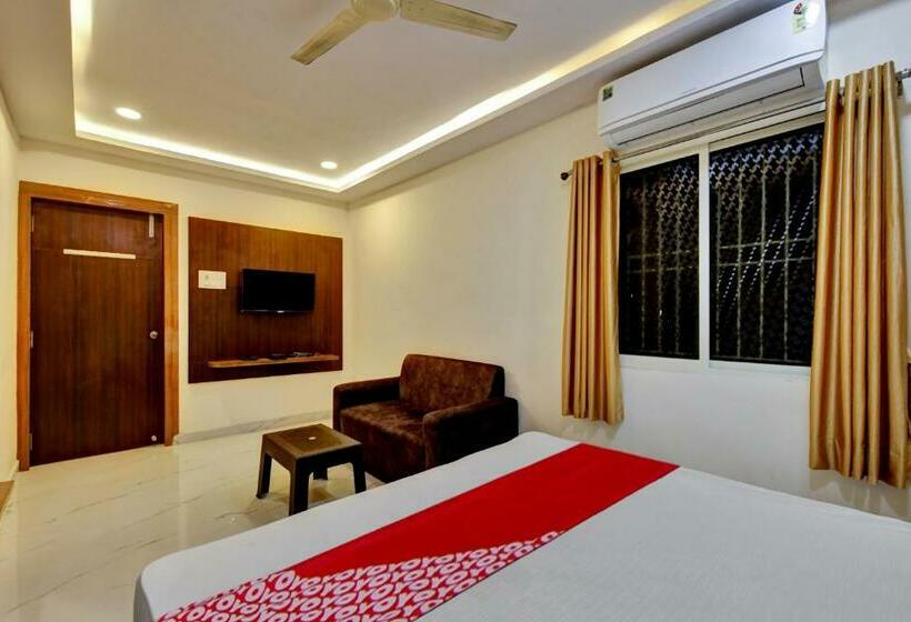 اتاق کلاسیک سه تخته, Oyo Flagship Hotel Ashoka Grand