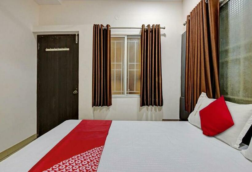 اتاق کلاسیک سه تخته, Oyo Flagship Hotel Ashoka Grand