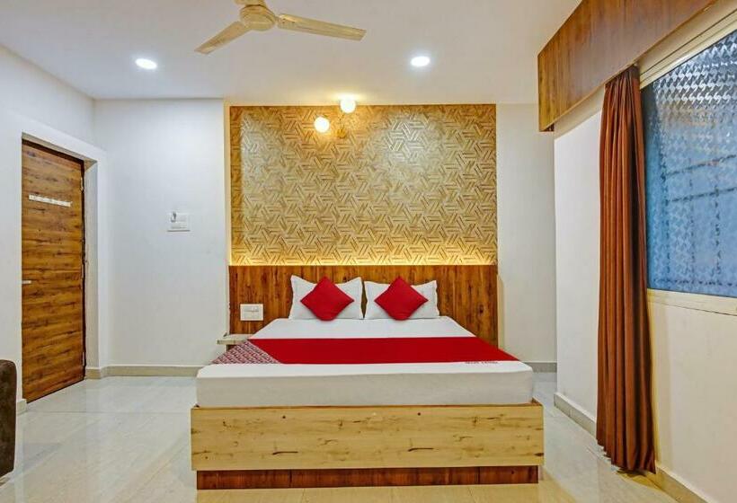 اتاق کلاسیک سه تخته, Oyo Flagship Hotel Ashoka Grand