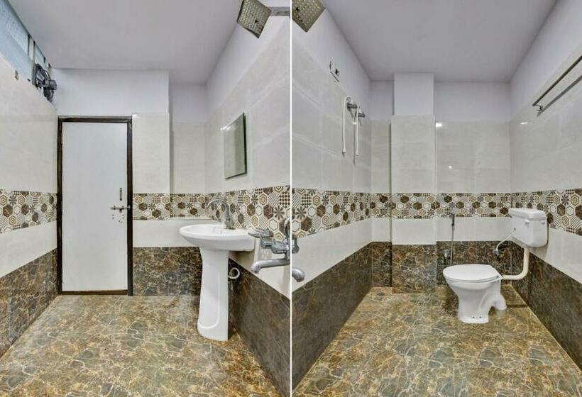 اتاق کلاسیک سه تخته, Oyo Flagship Hotel Ashoka Grand