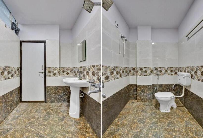 اتاق کلاسیک سه تخته, Oyo Flagship Hotel Ashoka Grand
