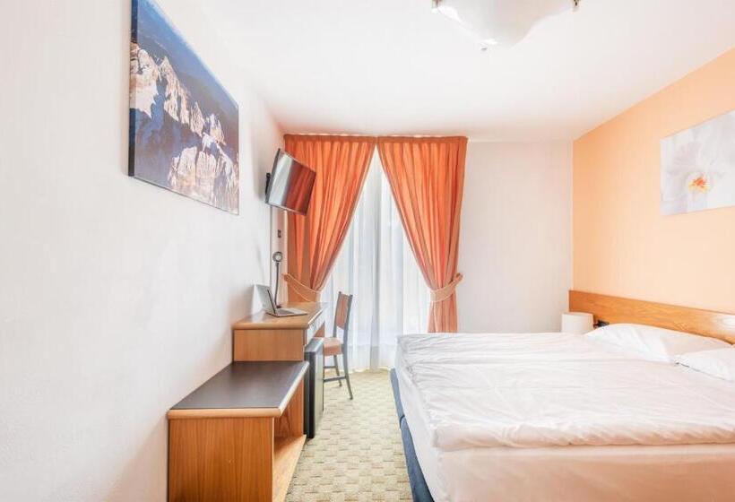Comfort room with balcony, Alpina