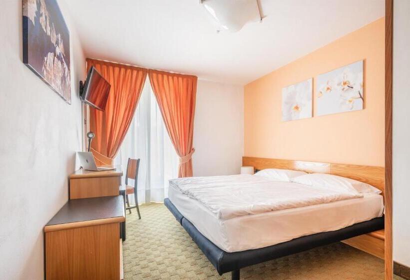 Comfort room with balcony, Alpina