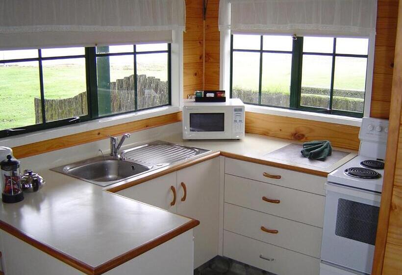 2 Bedrooms Apartment Lake View, Cedarwood Lakeside Motel & Conference Venue