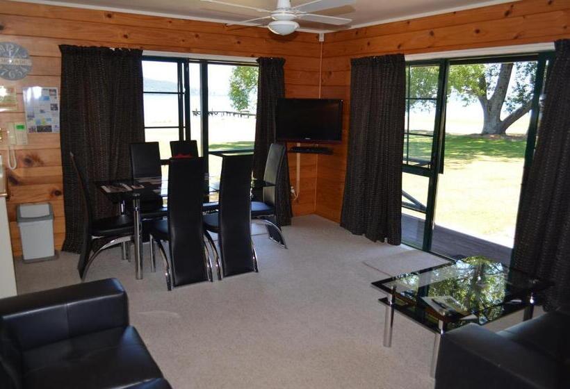 2 Bedrooms Apartment Lake View, Cedarwood Lakeside Motel & Conference Venue