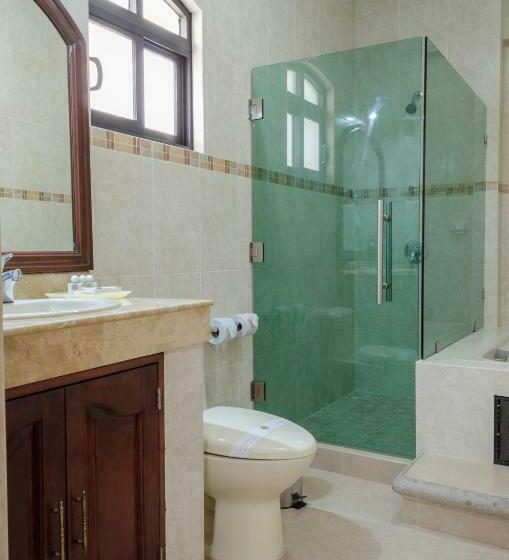 اتاق لوکس, Centenario