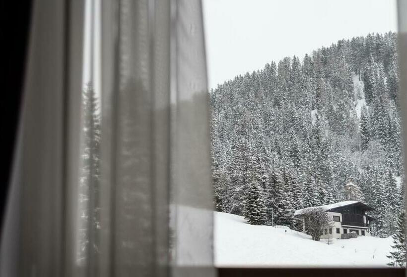اتاق سوپریور, Chalet Laura Lodge