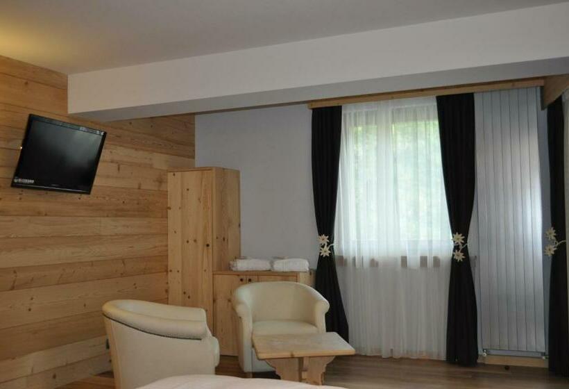 اتاق سوپریور, Chalet Laura Lodge