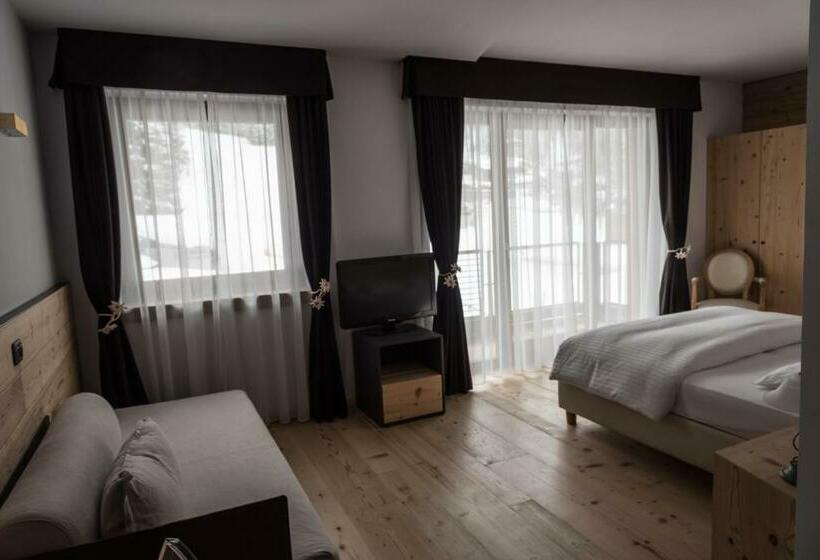 سوییت جونیور, Chalet Laura Lodge