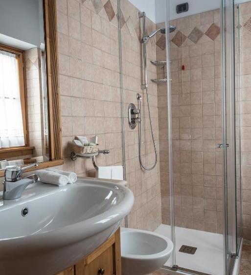 اتاق استاندارد, Chalet Laura Lodge
