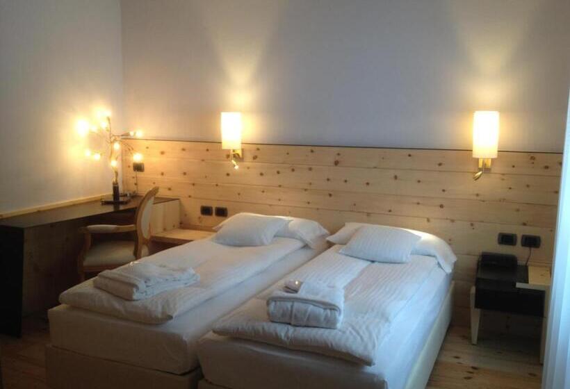 اتاق استاندارد, Chalet Laura Lodge