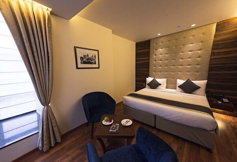Premium Room, Connaught Royale