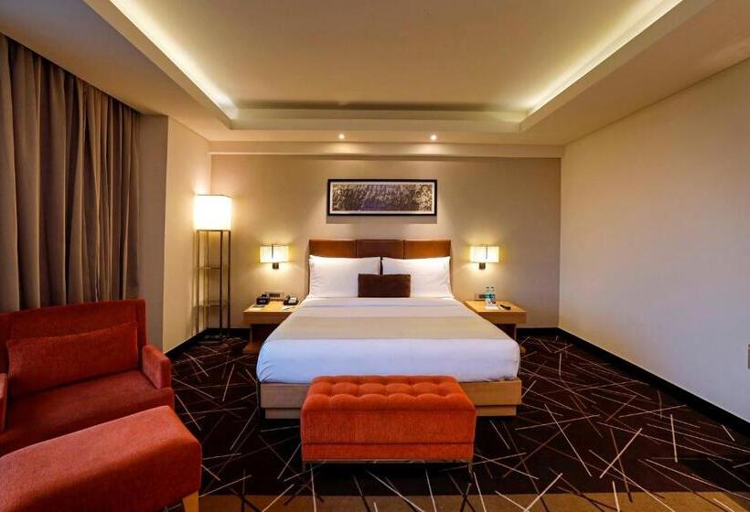 اتاق لوکس با تخت بزرگ, Holiday Inn Chennai Omr It Expressway, An Ihg