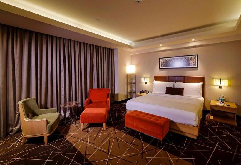 اتاق لوکس با تخت بزرگ, Holiday Inn Chennai Omr It Expressway, An Ihg