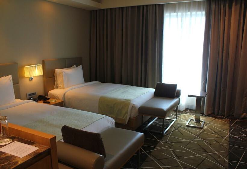 اتاق استاندارد با چشم‌انداز دریا, Holiday Inn Chennai Omr It Expressway, An Ihg