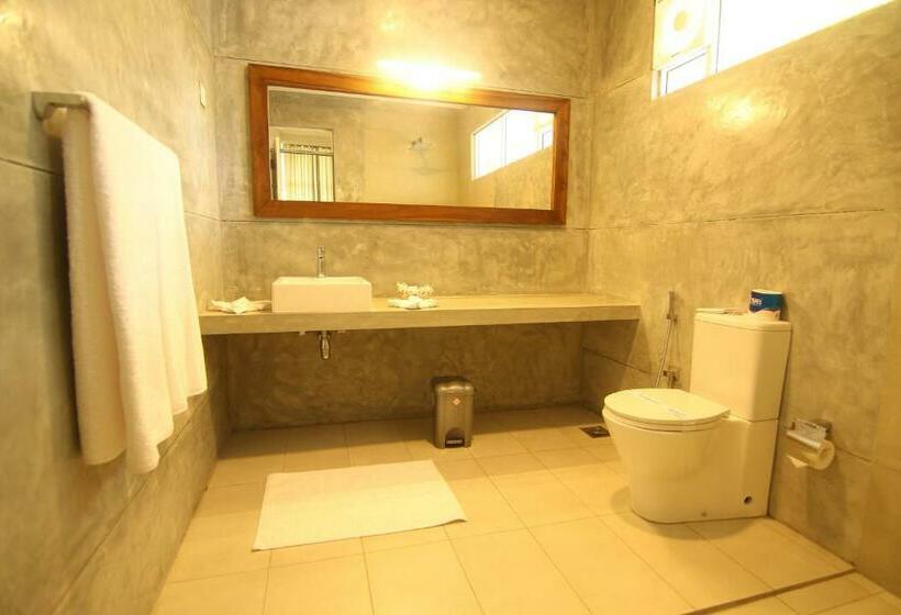 اتاق لوکس خانوادگی, Jade Green Hambantota