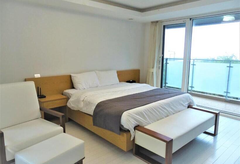 سوئیت رویال, Healthcare Town Resort