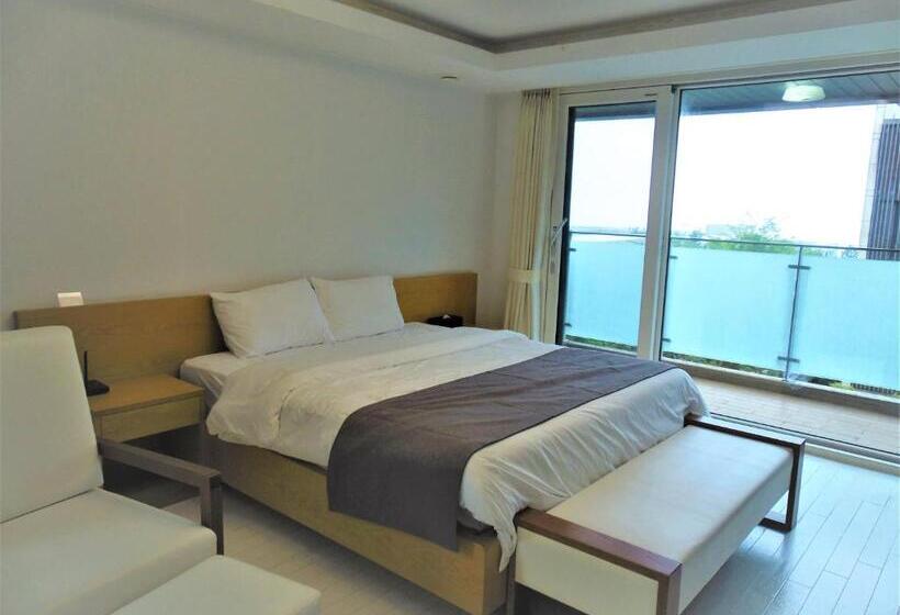 سوئیت رویال, Healthcare Town Resort