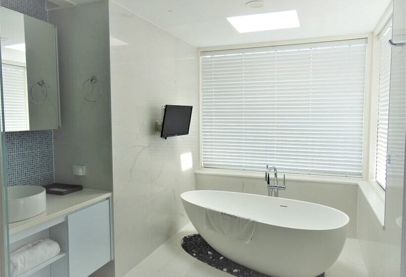 سوئیت رویال, Healthcare Town Resort