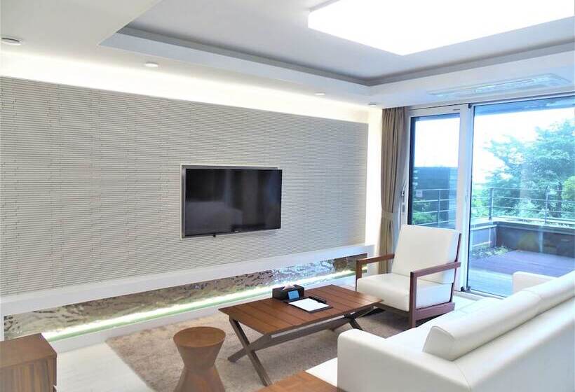 سوئیت رویال, Healthcare Town Resort