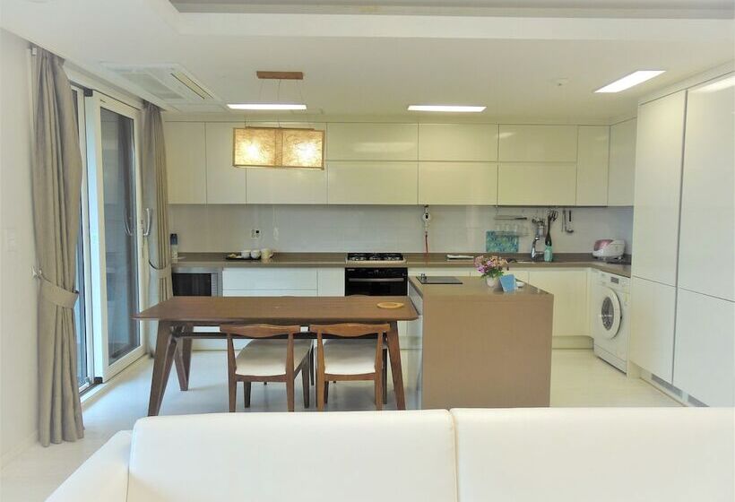 سوئیت رویال, Healthcare Town Resort