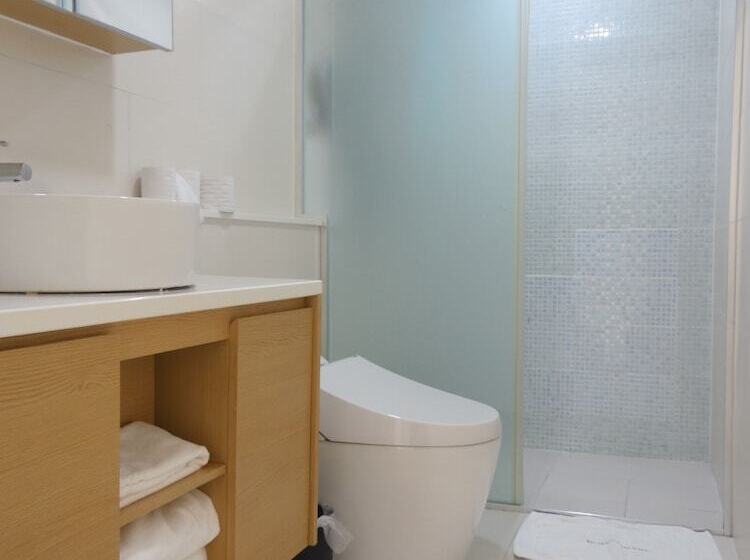 سوییت لوکس, Healthcare Town Resort