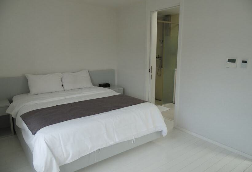 سوییت لوکس, Healthcare Town Resort