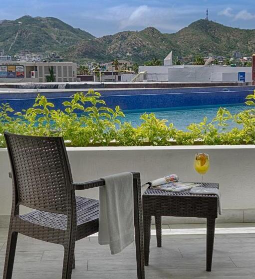 سوییت جونیور, Medano Hotel And Spa