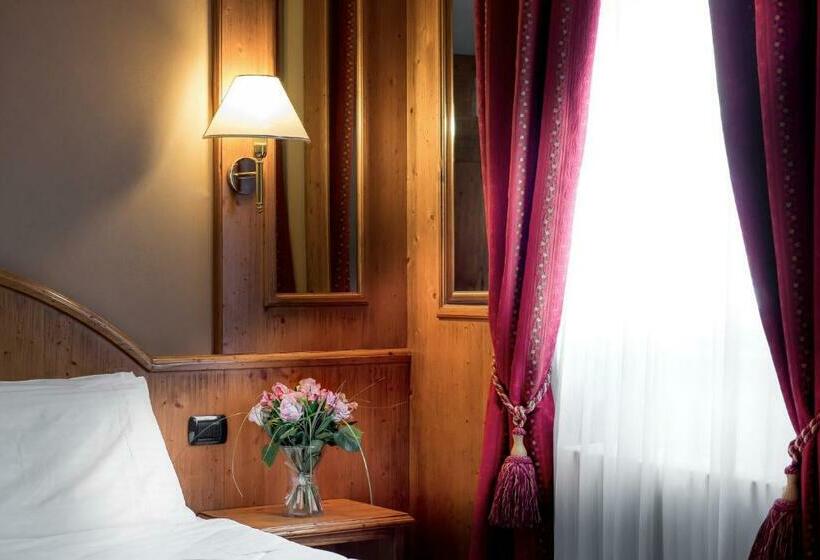 اتاق استاندارد سه نفره, Rendez Vous