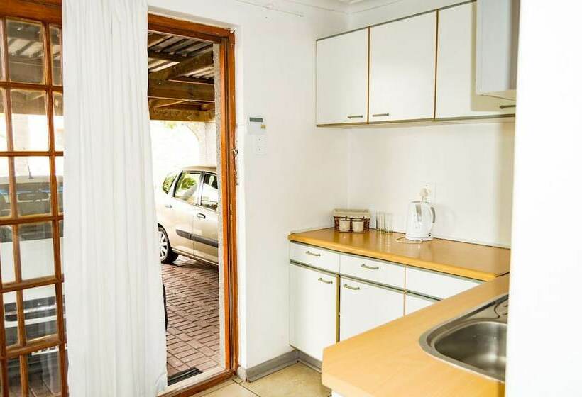 استودیو استاندارد با چشم‌انداز باغ, Amanzi Guest House