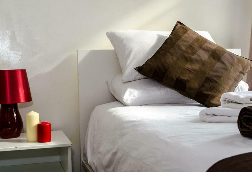 اتاق استاندارد یک تخته با سرویس بهداشتی مشترک, Campbells Guest House