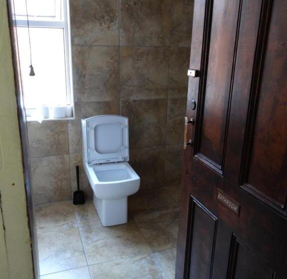اتاق استاندارد یک تخته با سرویس بهداشتی مشترک, Campbells Guest House