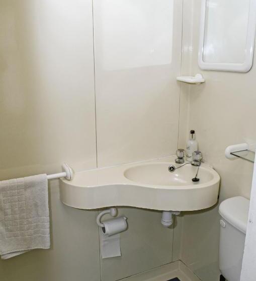 اتاق استاندارد یک نفره, Campbells Guest House