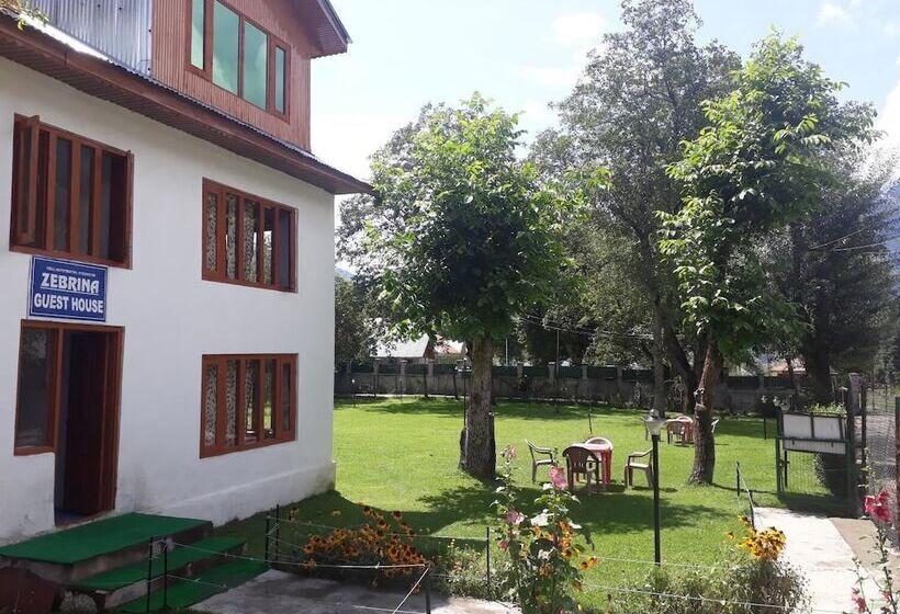 اتاق لوکس, Zebrina Guest House