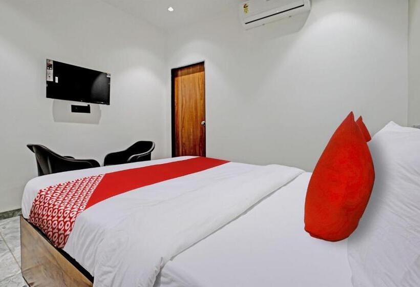 اتاق استاندارد, Oyo Flagship Hotel Laksh View