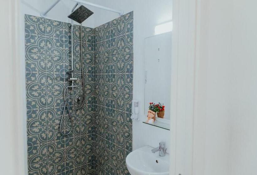 اتاق استاندارد, Lemon Tree Rooms