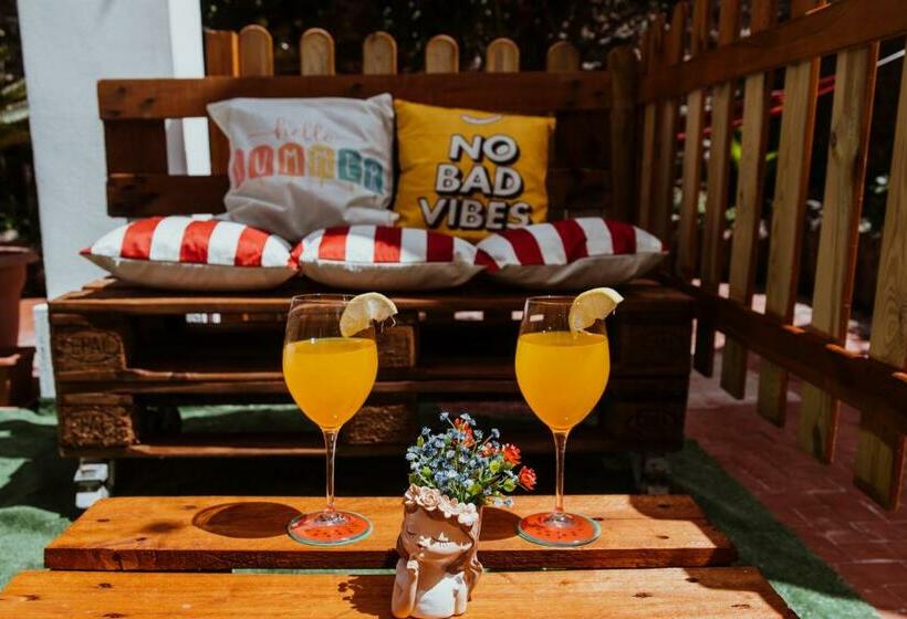اتاق استاندارد با چشم‌انداز باغ, Lemon Tree Rooms