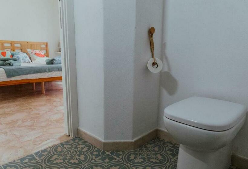 اتاق استاندارد با چشم‌انداز باغ, Lemon Tree Rooms