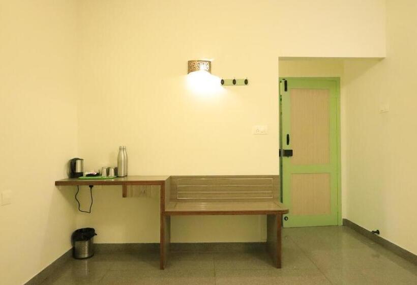 اتاق لوکس, Transit Nest   Near Madurai Airport